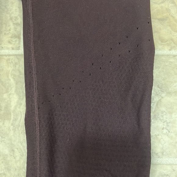 Lululemon dark burgundy tights size 4 - Picture 4 of 12